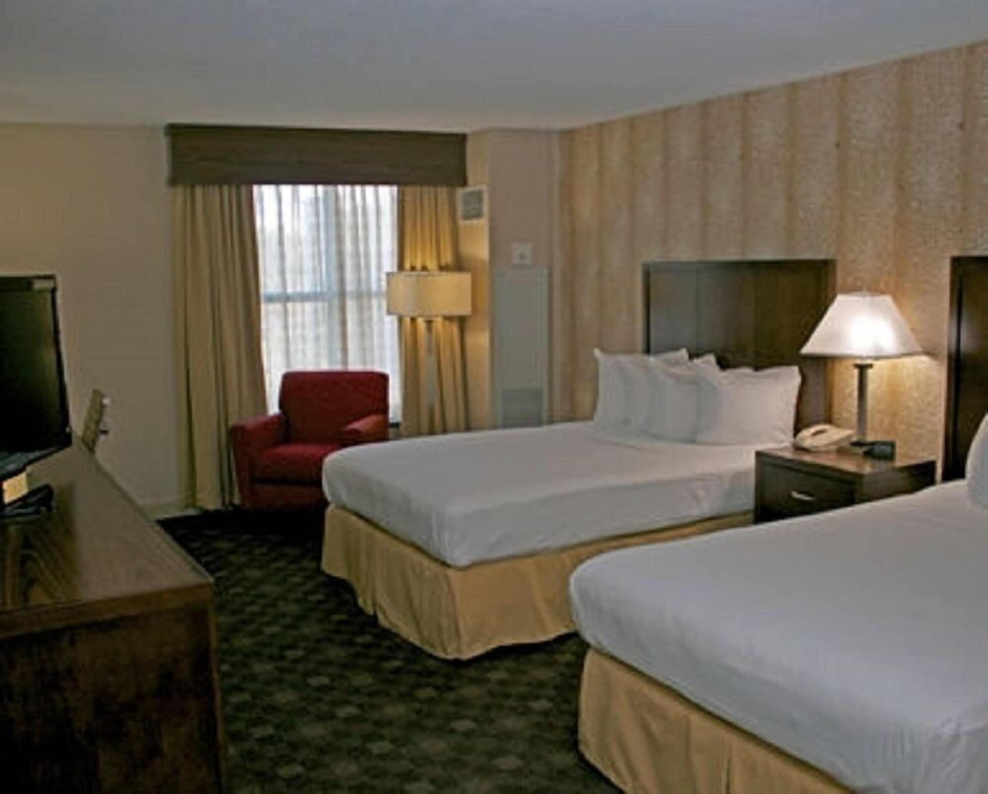 Doubletree By Hilton Norfolk Airport Hotel Exterior photo