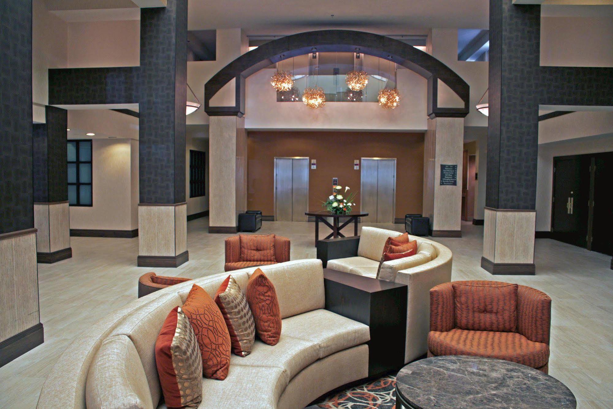 Doubletree By Hilton Norfolk Airport Hotel Exterior photo
